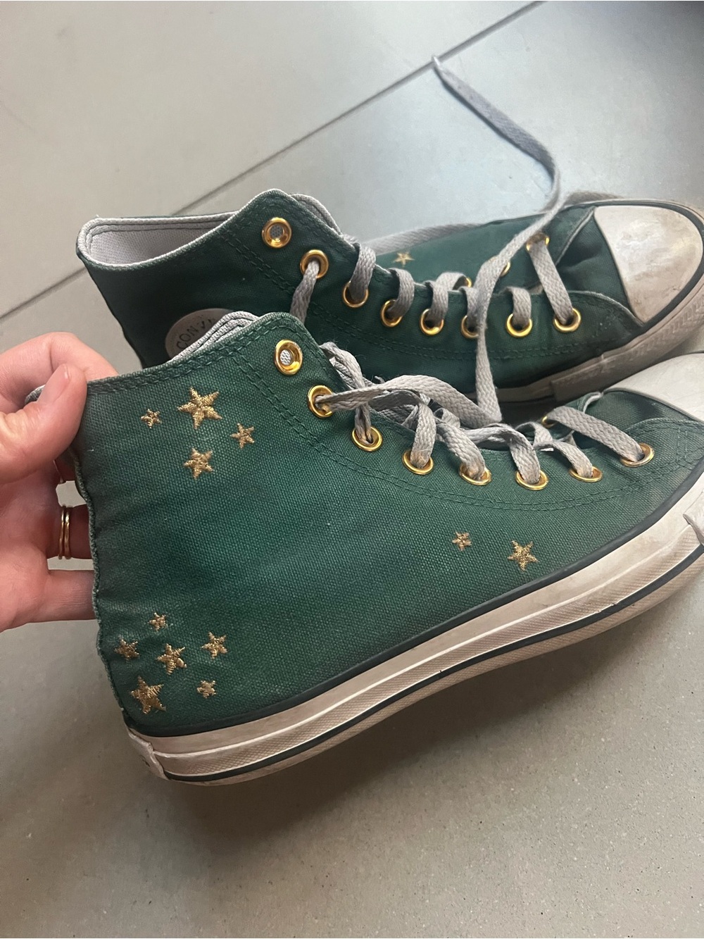 High-Top Star-Embroidered Green Canvas Sneakers